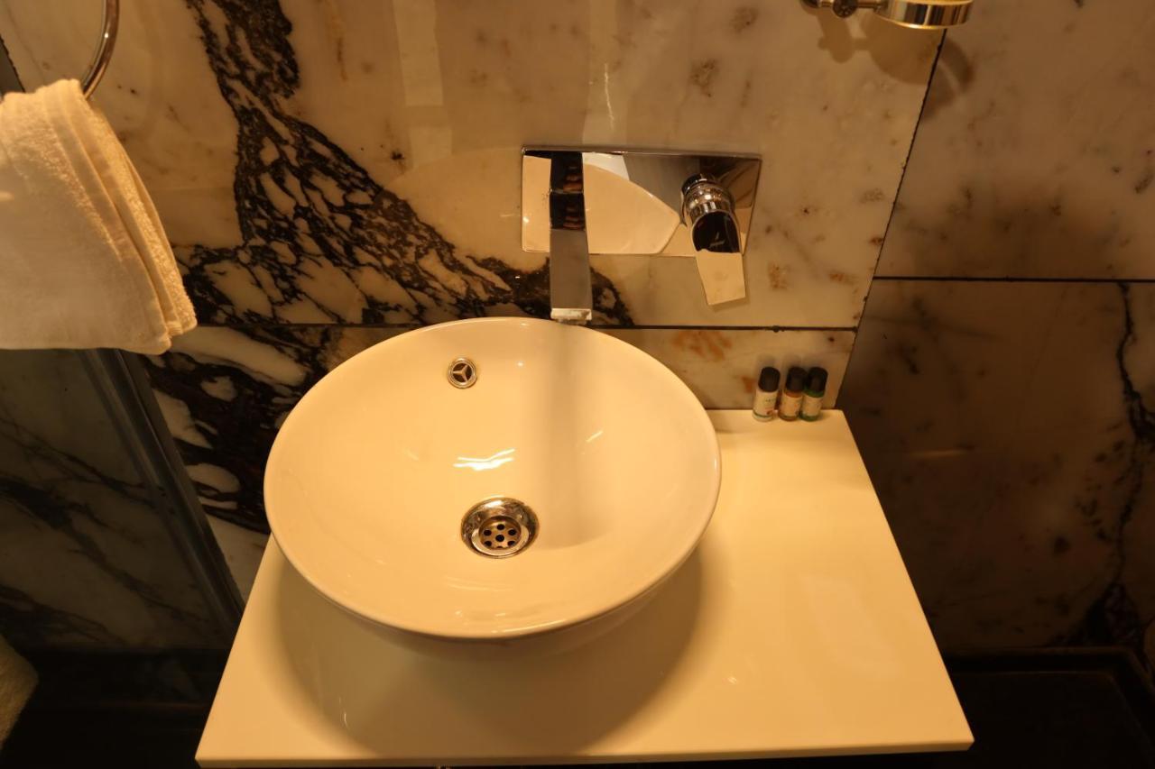 Vaabi Saabi Hotel Gurgaon Eksteriør bilde